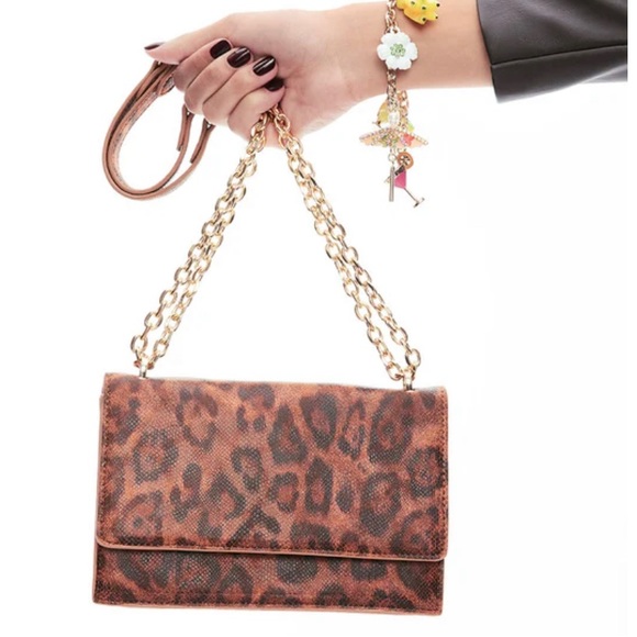 🎄Betsey Johnson GET CONVERSATIONAL SHOULDER BAG LEOPARD - Picture 6 of 6